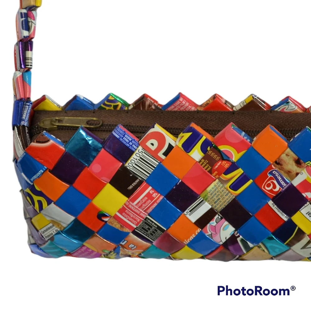 Like new Candy Wrapper purse. Recycled candy/gum wrapper - Picture 5 of 15